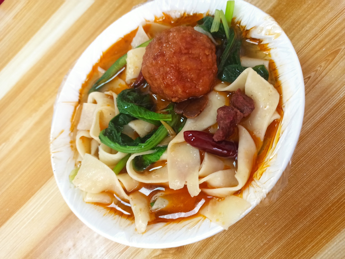 安徽牛肉板面加肉丸子一共7元