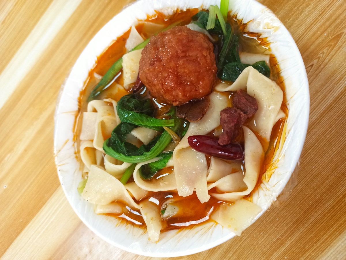 安徽牛肉板面加肉丸子一共7元