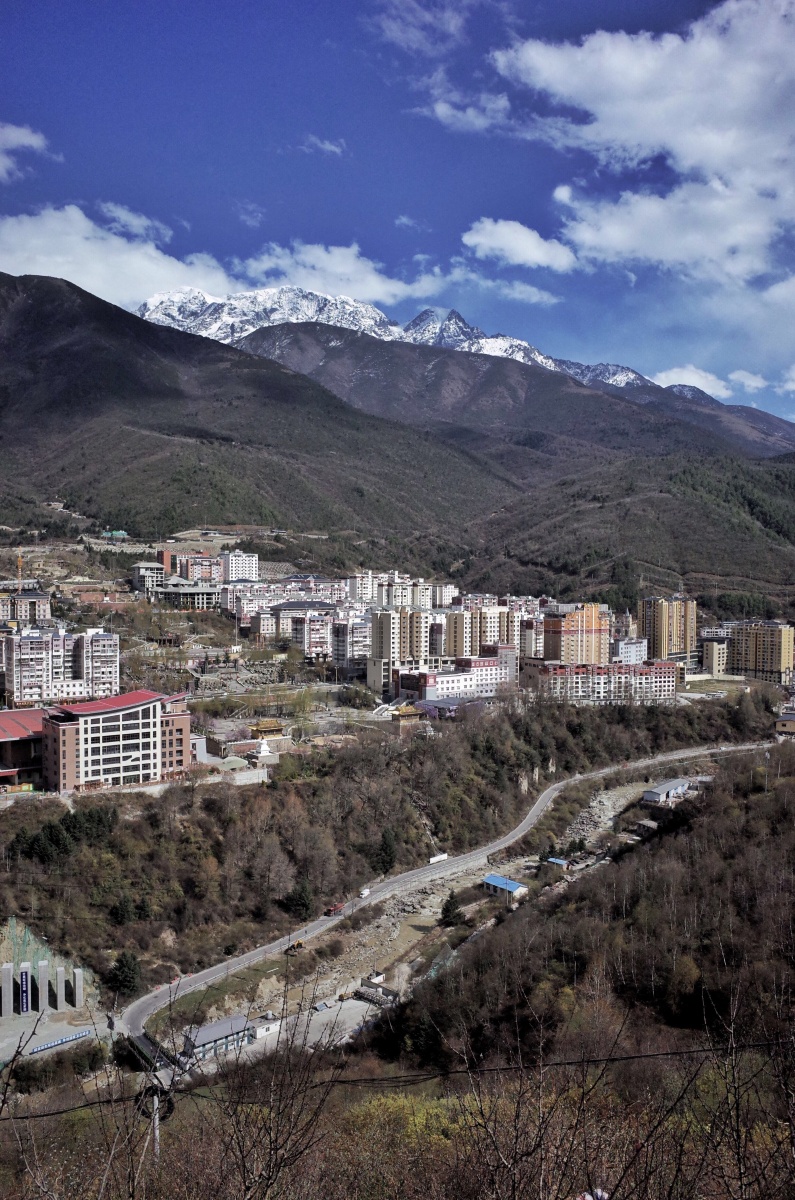 4月的川西康定城