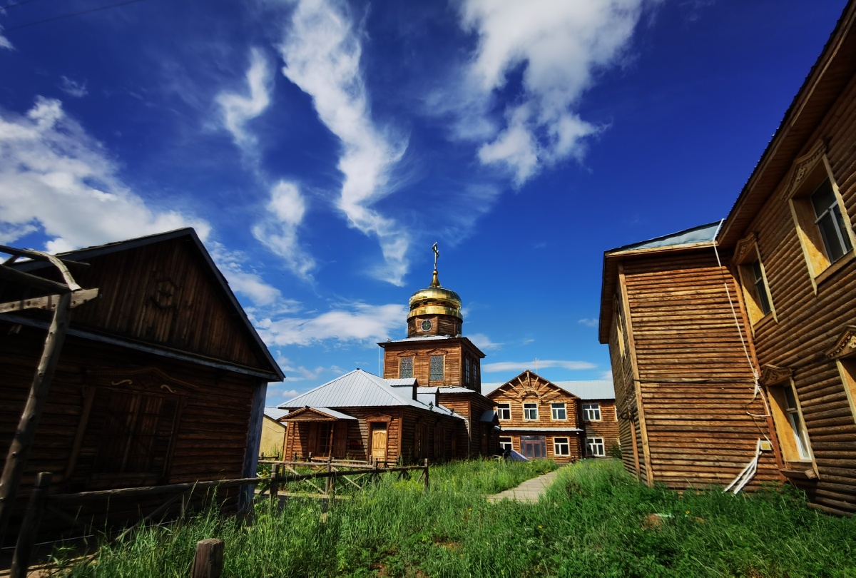 秋日的边陲小镇美不胜收