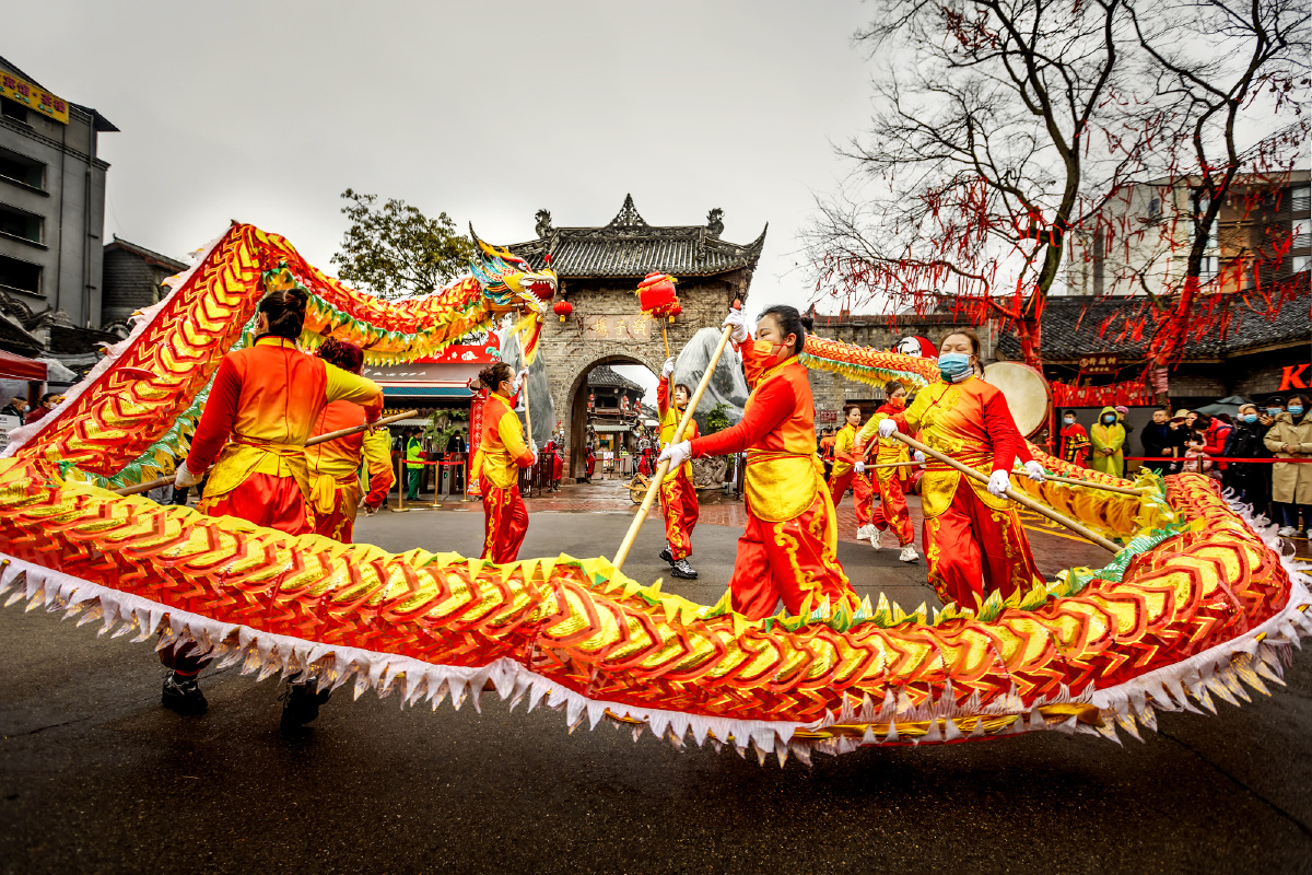 洛带客家女子龙龙舞新春