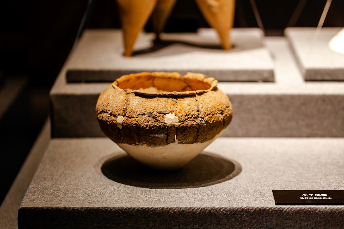 古蜀宝墩天府之根佩服文物修复师的技术几个残片可还原当时器物的大小