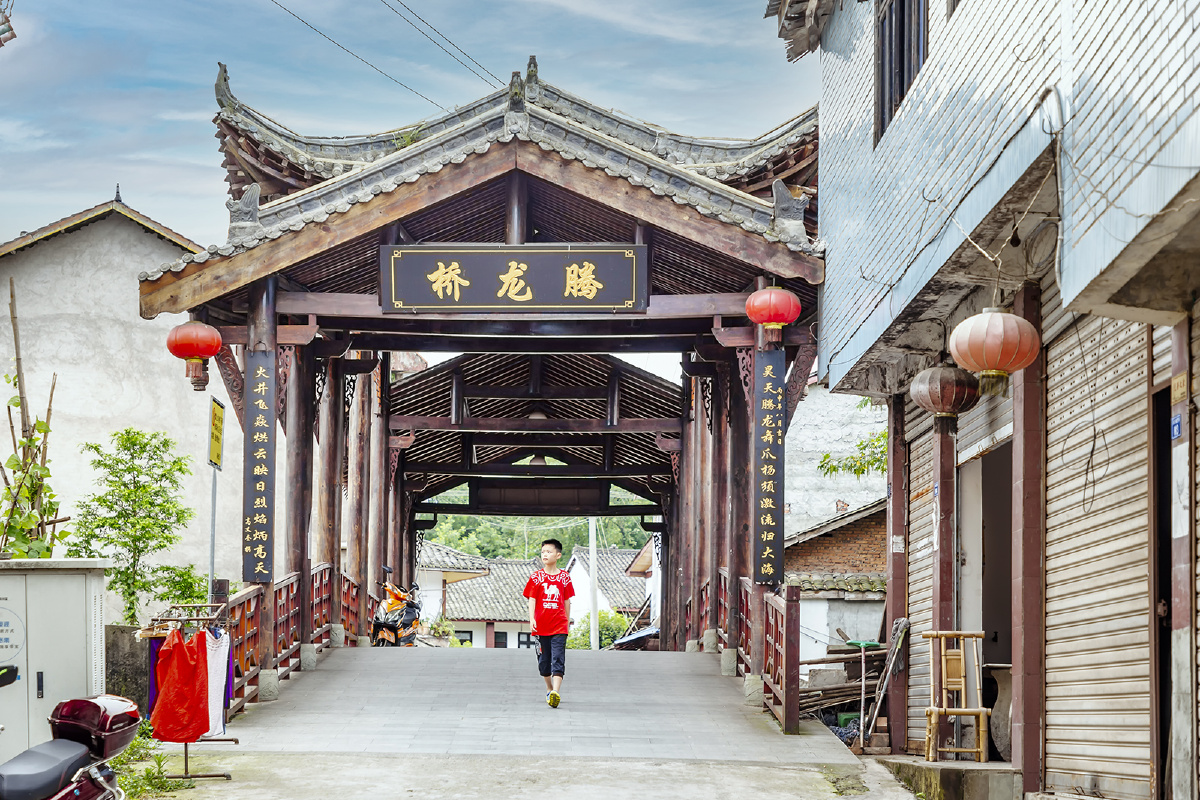 六角井,是火井镇第一口