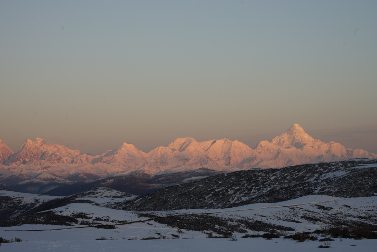 夕阳下的贡嘎雪山