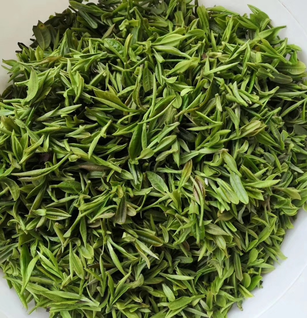 采得一捧青葱绿沁得一盏杯中香