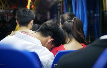373311