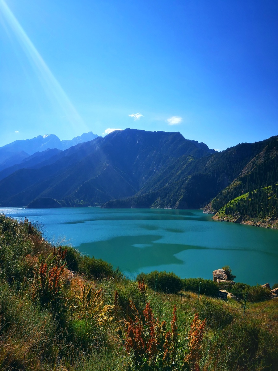 独库公路上的大小龙池