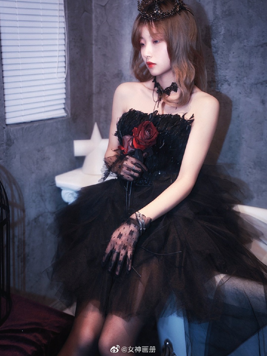 换装体验馆哥特公主暗黑禁欲风67676767