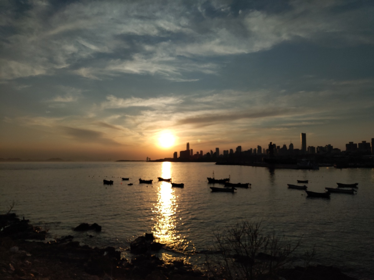 你好这里是青岛小麦岛公园捕捉夕阳