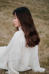 498435