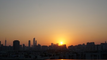 1603149