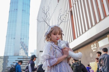 001
