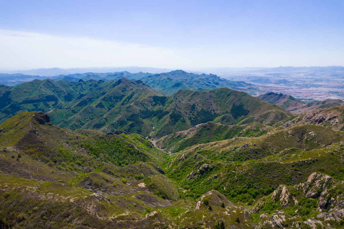 大青山位于朝阳县西北部