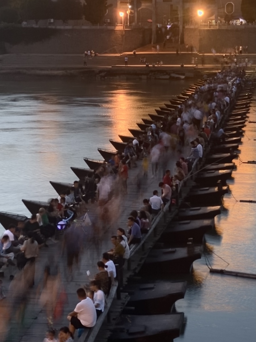 浮桥高安的网红