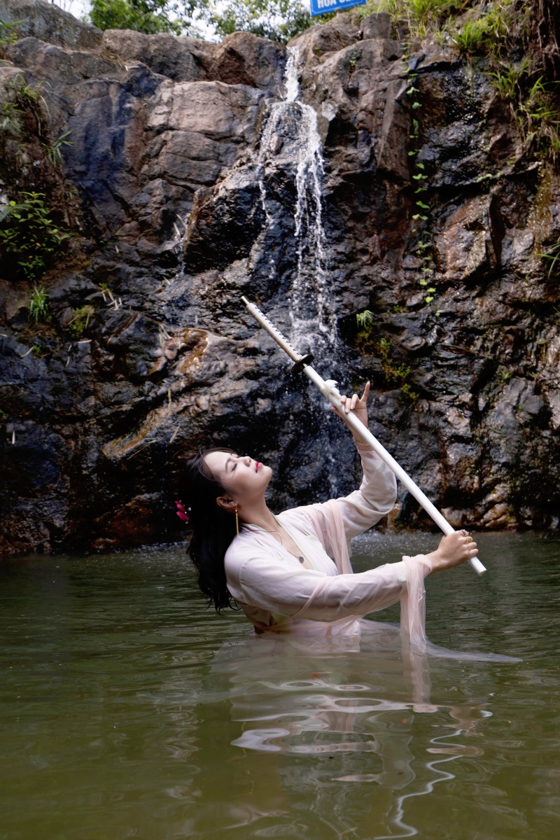 侠女户外拍摄武侠古风