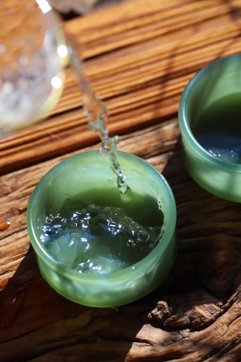 把茶冷眼看红尘借茶静心度春秋