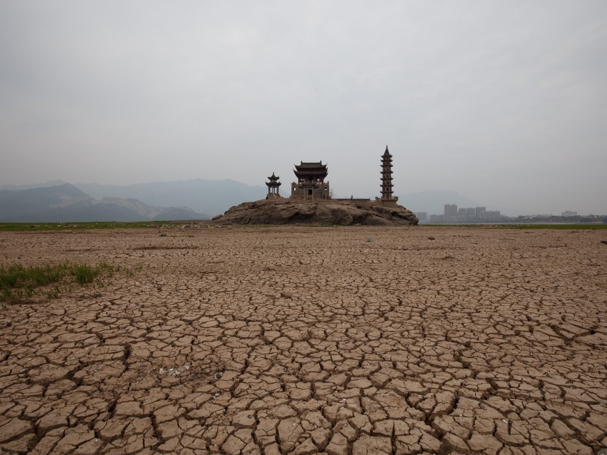 阳 湖 鄱阳湖古称彭蠡,彭泽,在中生代,受燕山运动影响,下陷成为盆地