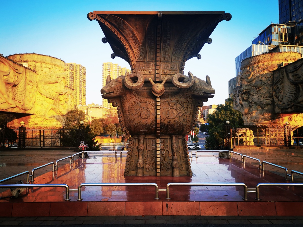 【湘江风光带~四羊方尊广场】四羊方尊是商朝晚期青铜礼器,祭祀用品.