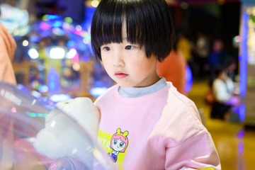 126060