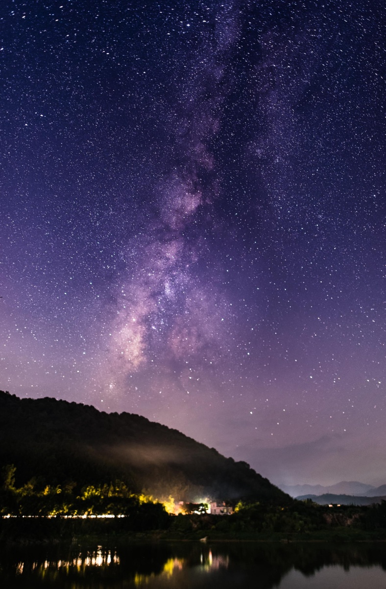 而且周边山清水秀,到了晚上那深邃的星空格外迷人!