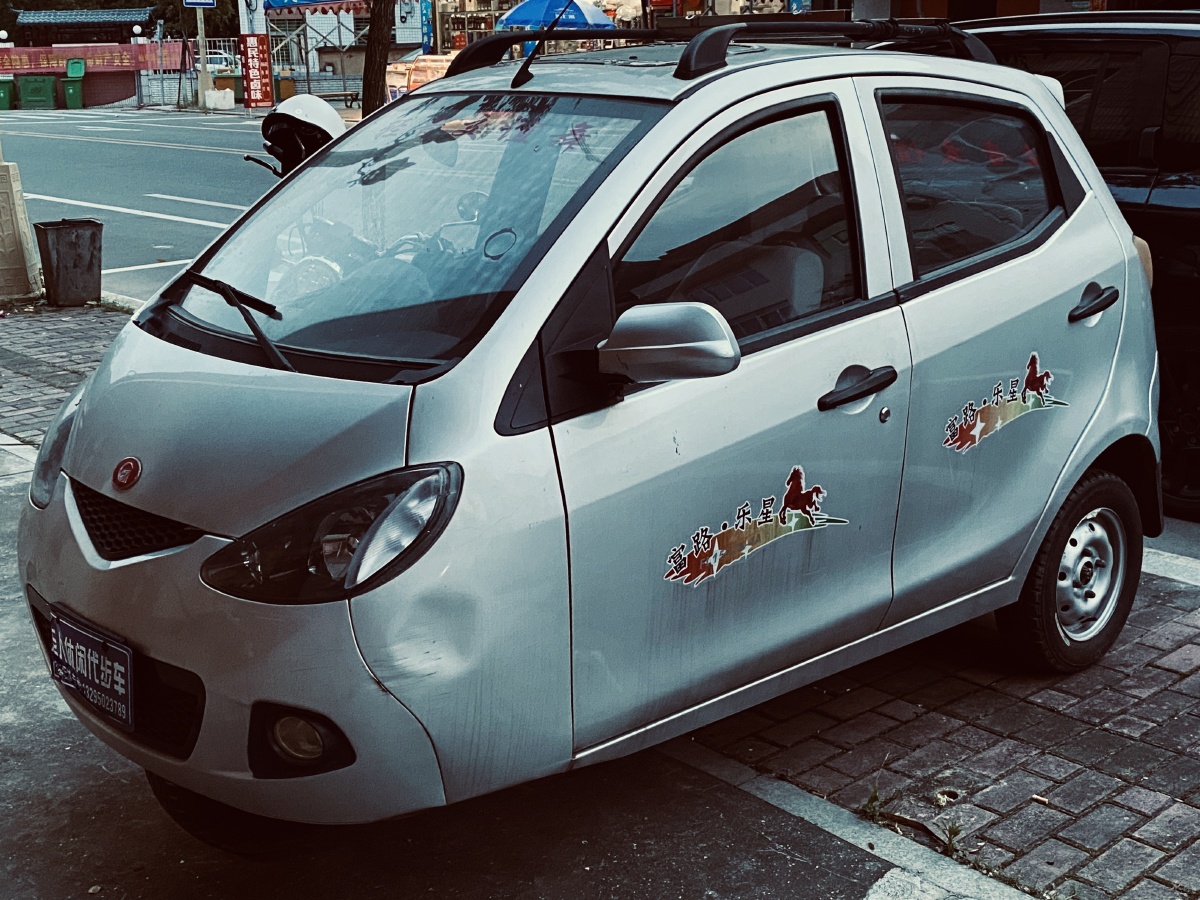 小县城的三轮汽车