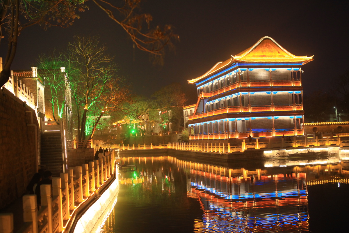 安阳网红古街道仓巷街