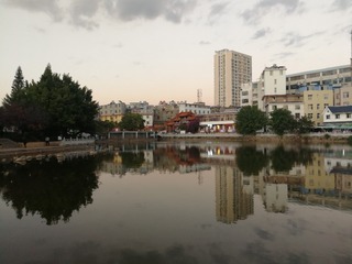 3138421