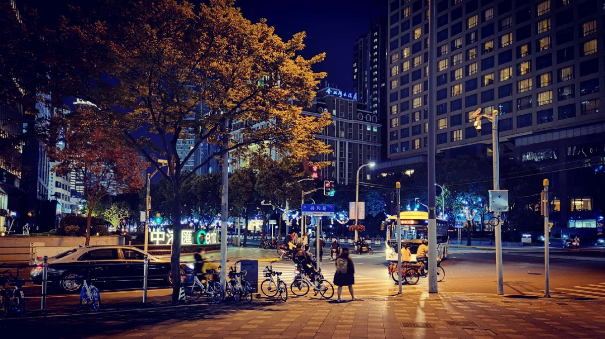 上海秋夜街头