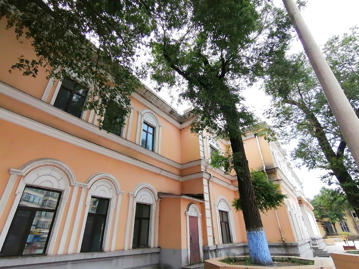 白毛将军府建于1903年砖混结构折衷主义建筑风格是中东铁路首任局长