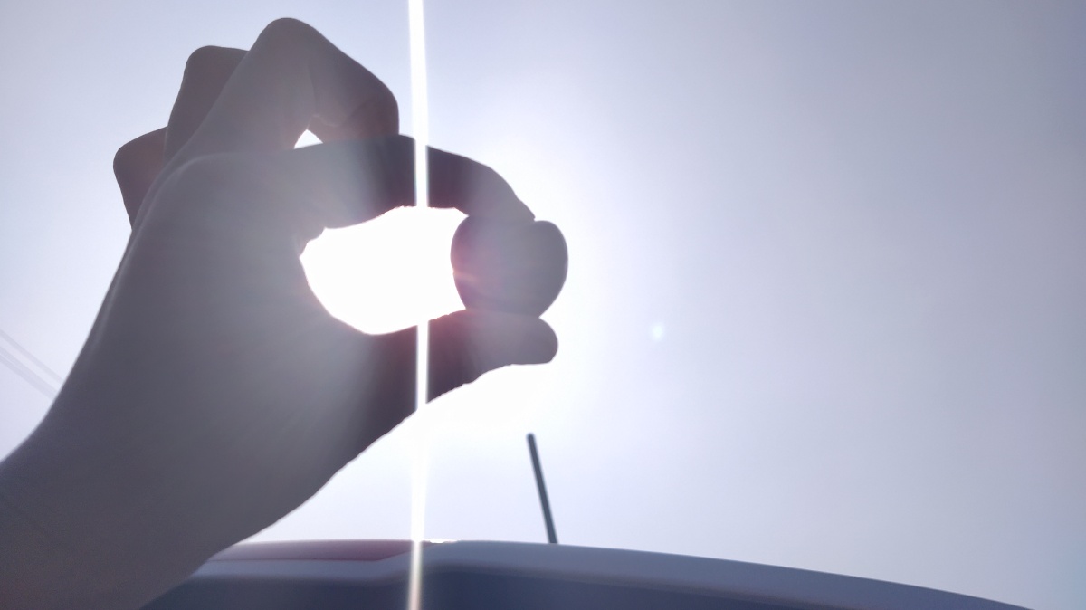 所有的缝隙都是光照进来的方向