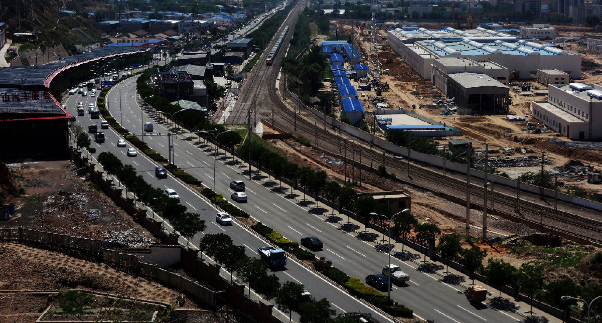 兰州市东岗东路交通四通发达