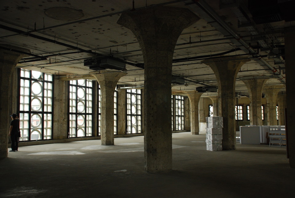 曾经的屠宰场,深沉的柱子 br /> 1933