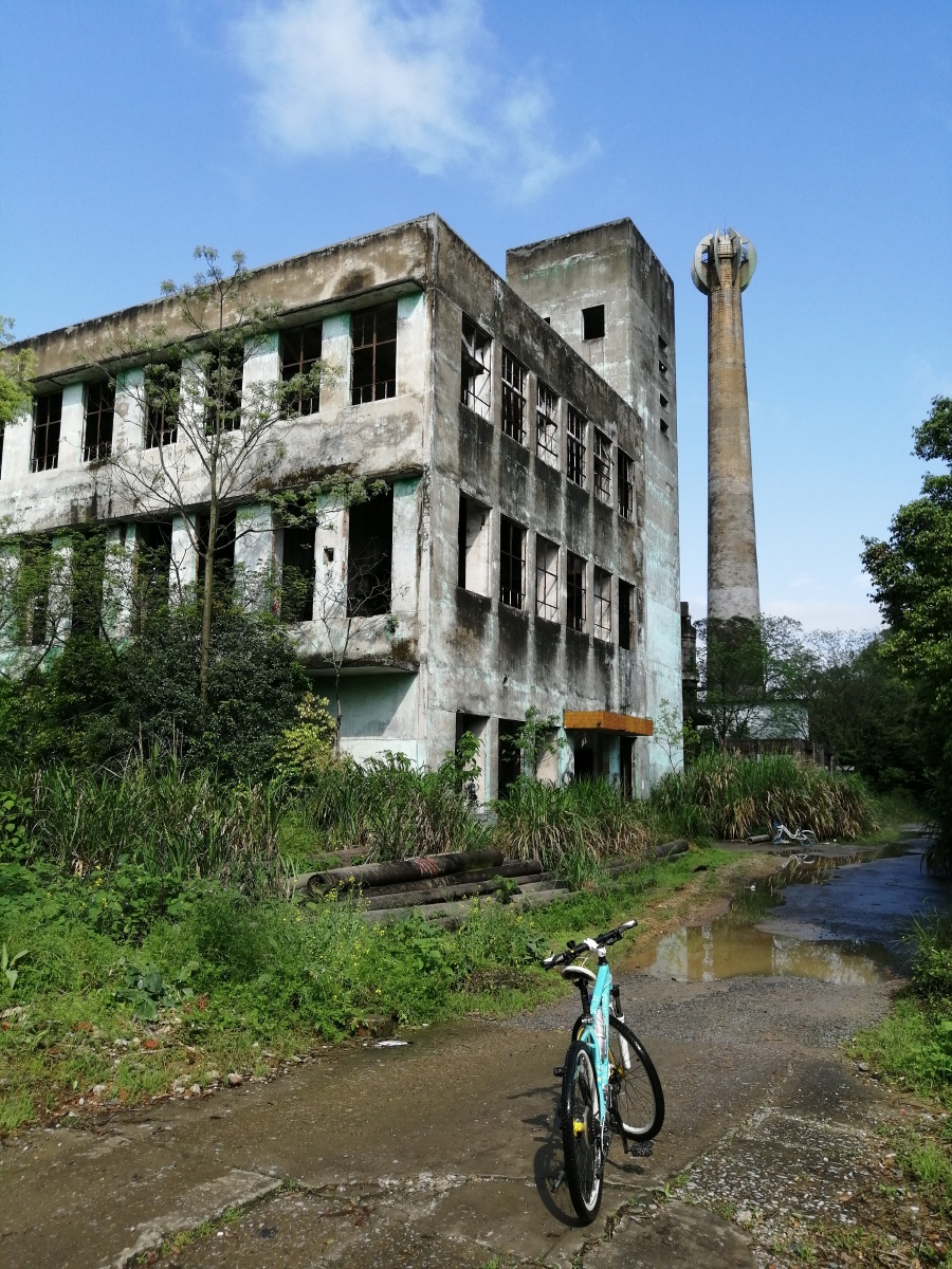 桂林老电厂,历史印记,昔日国营厂子现在进去只剩下孤独的厂房记录着