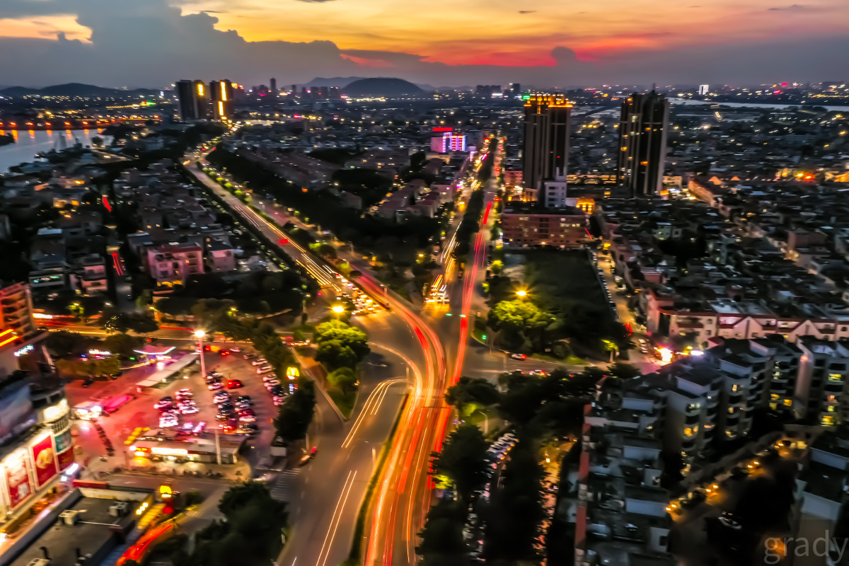 华灯初上的勒流夜晚