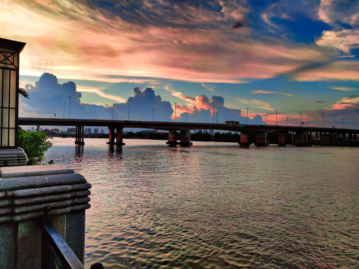 广州番禺星河湾江边傍晚