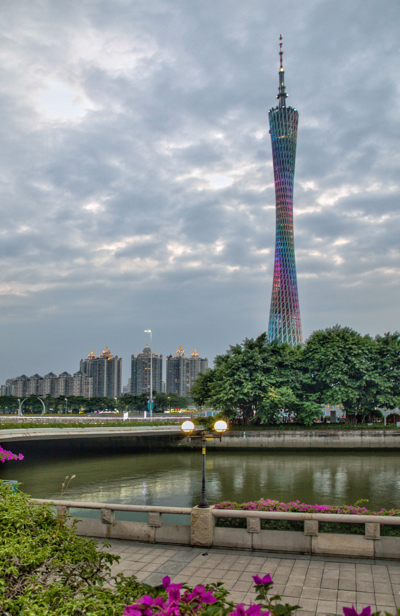 傍晚广州塔