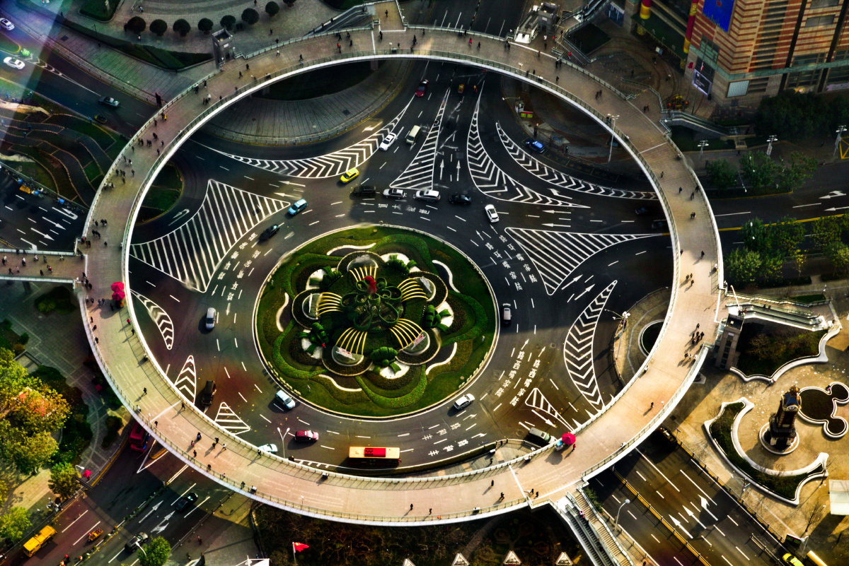 上海浦东陆家嘴过街天桥