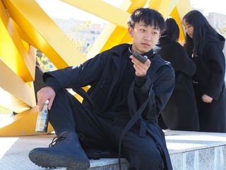 386572