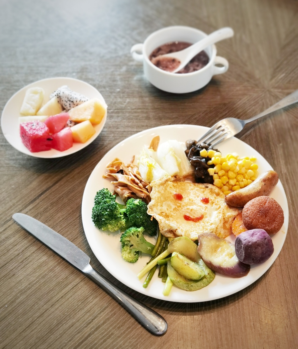 早安o再忙碌的培训也要好好吃早餐呀做不了摆盘画个笑脸也好呀