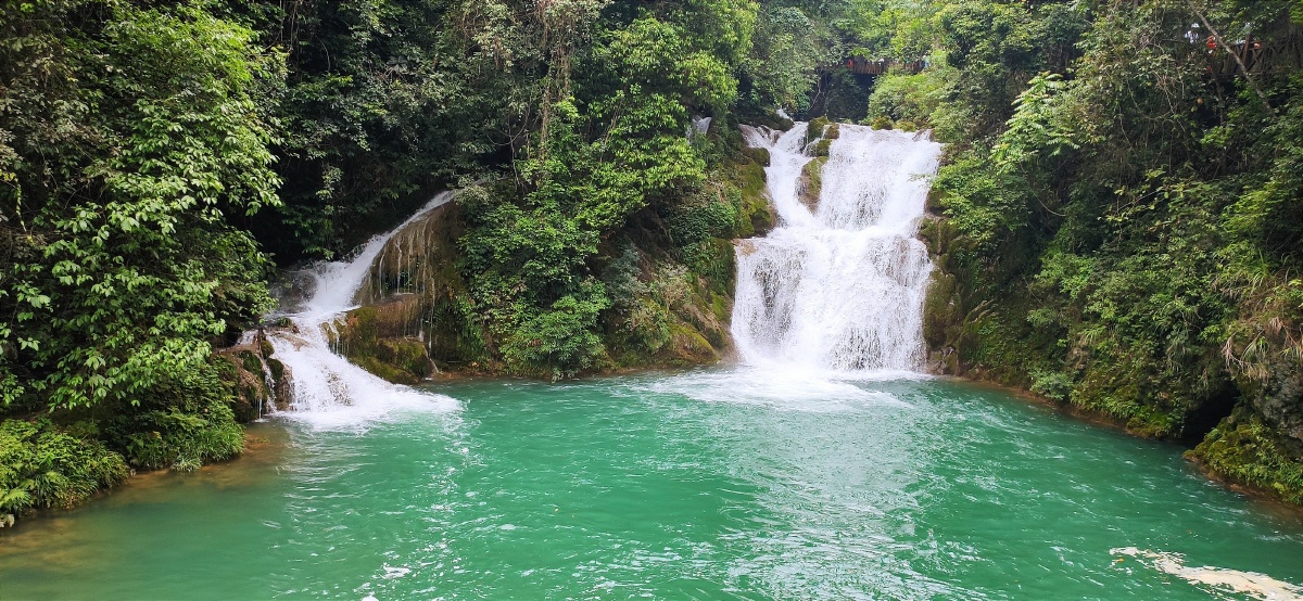 荔波小七孔翠谷瀑布