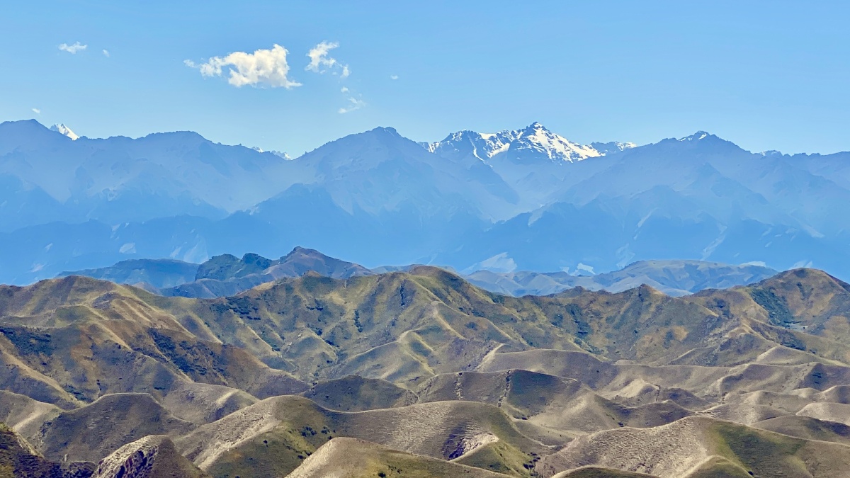 山连山 (使用iphone11pro max拍摄 - 蜜蜂murat - 图虫