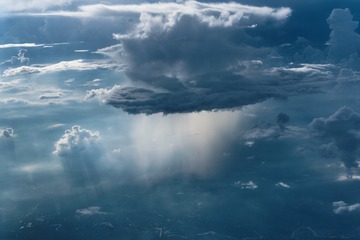 890