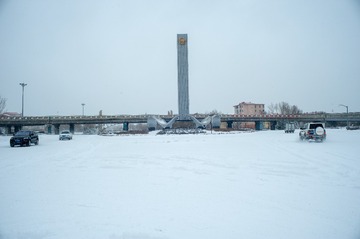 56032
