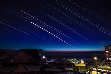 星空下的贝加尔湖畔