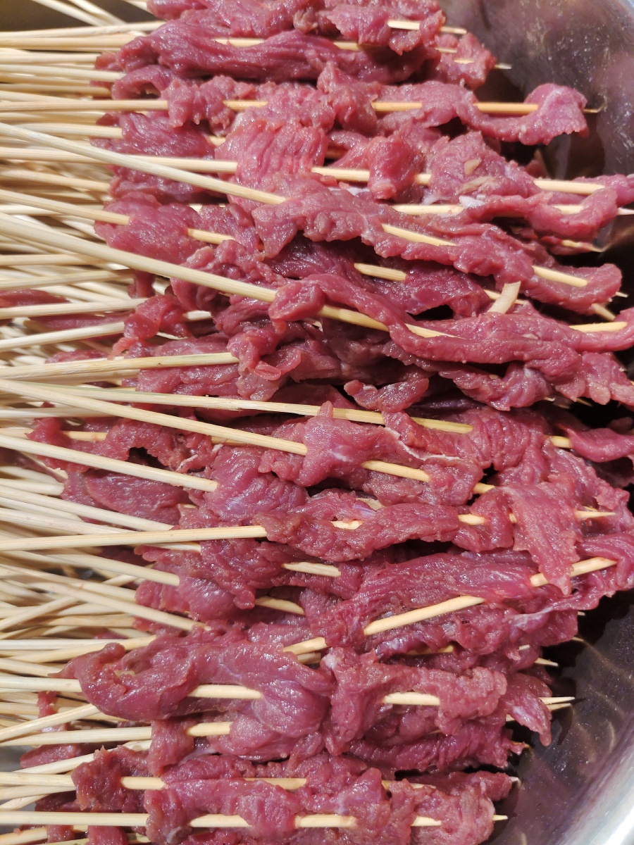 新鲜的,生的牛肉串 - jillyhanhan - 图虫