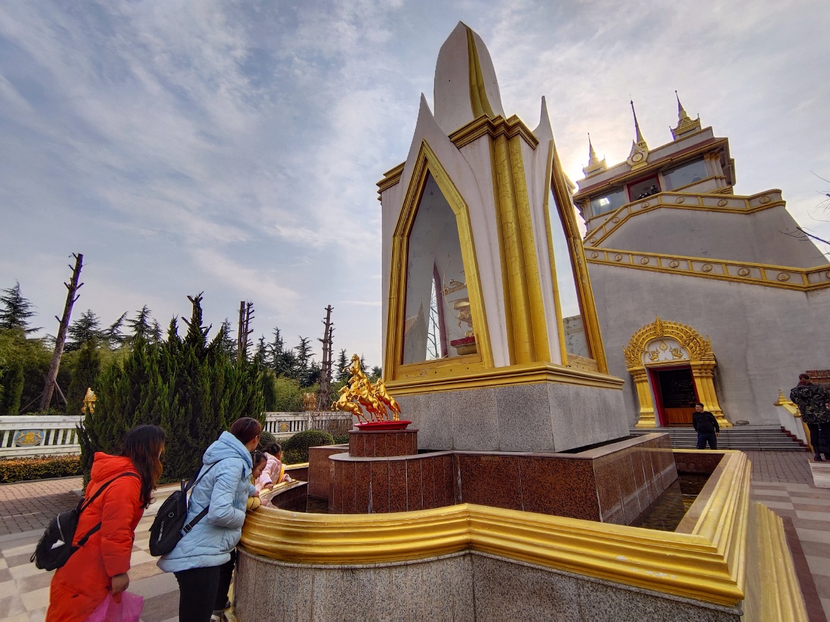 白马寺泰国佛殿
