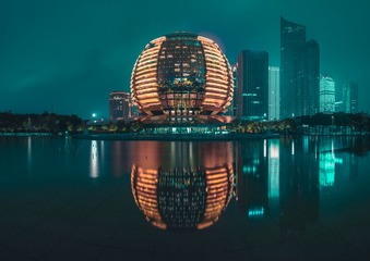 117381
