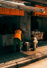 956902