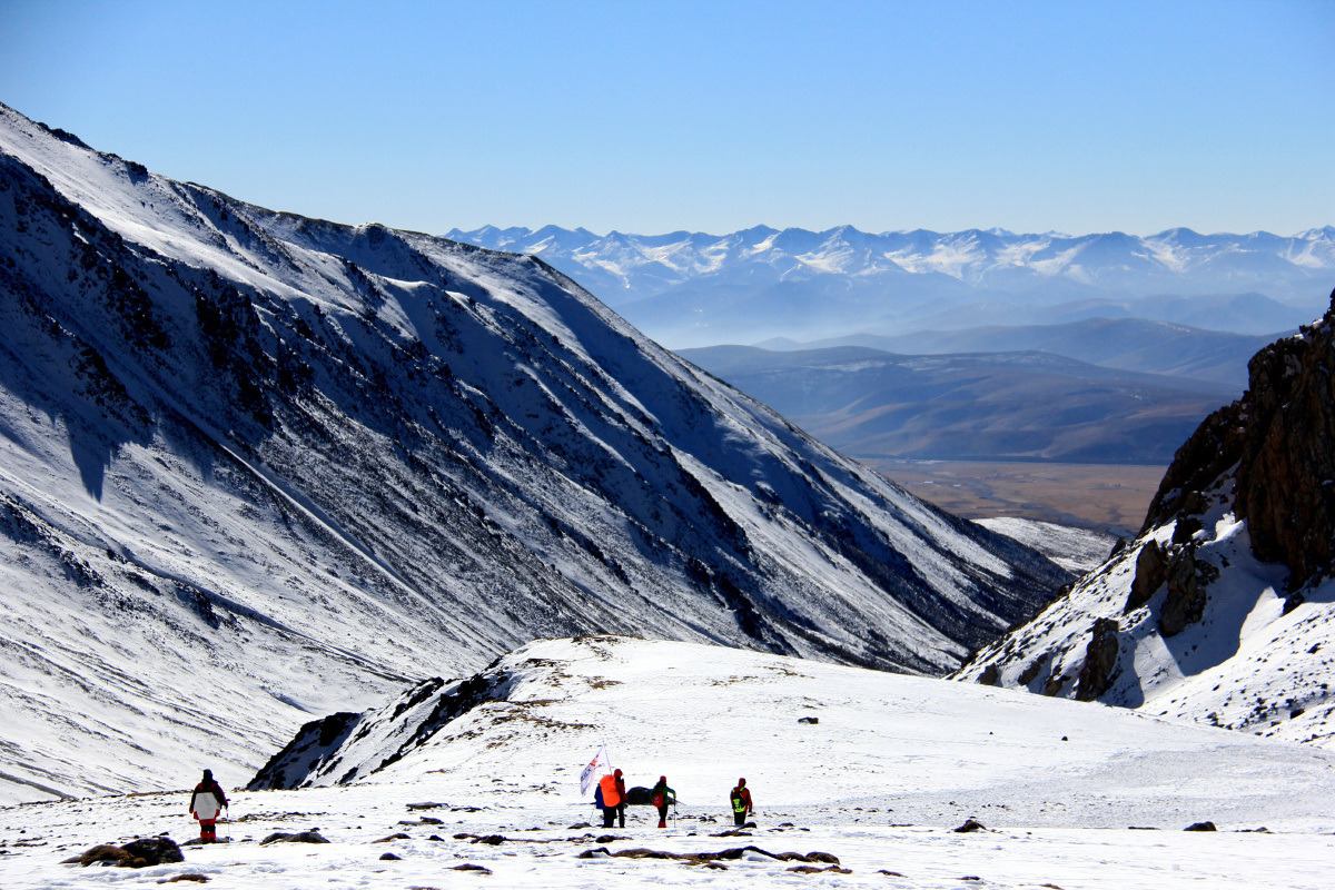 青海门源岗什卡雪峰藏族神山海拔5200米有幸去朝拜上到了海拔五千米