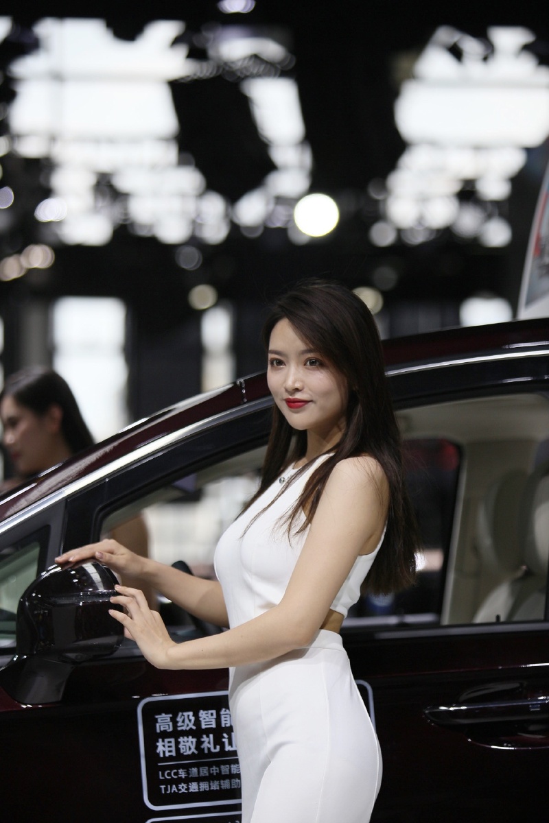 你是全场最靓的车模